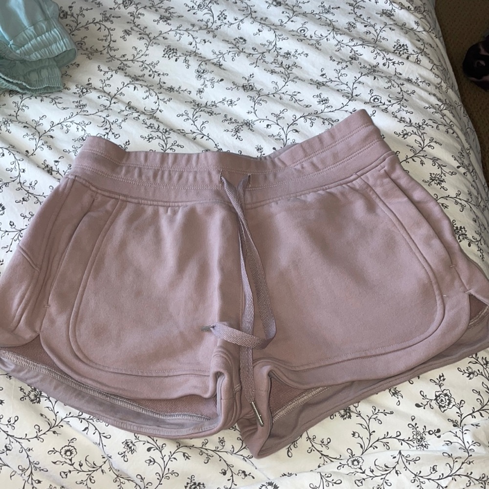 Lulu lemon sweat shorts, light pink